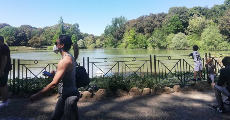 Rome’s Parks Buzz as Italy Eases COVID-19 Restrictions, With Masses Coming Soon