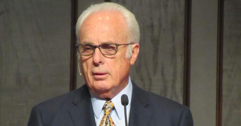 John MacArthur Welcomes Sunday Churchgoers to the ‘Grace Community Church Peaceful Protest’