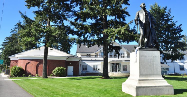 Protesters Target Founding Fathers, Topple Statues of Washington, Jefferson, Grant and Others
