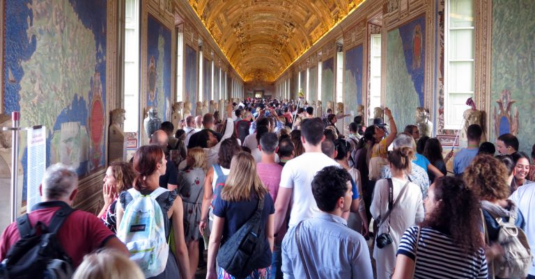 Tour Guides for Vatican Museums Push for New Policies to Prevent Overcrowding following COVID-19