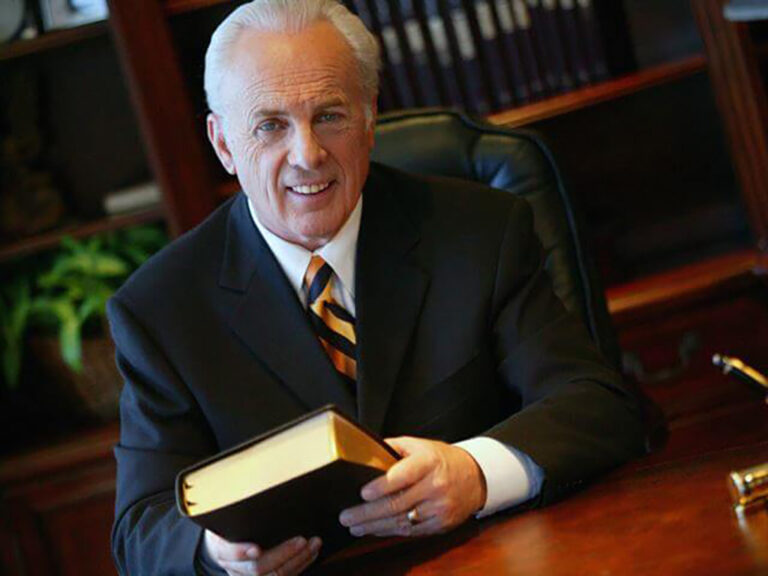 LA County Court backs John MacArthur, says Grace Community Church can worship indoors