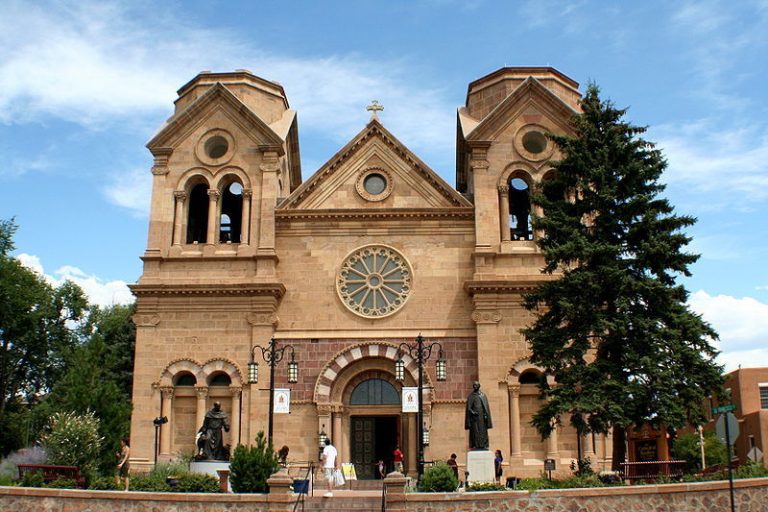 Santa Fe priests allegedly threatened with suspension for preaching longer than 5 minutes during pandemic
