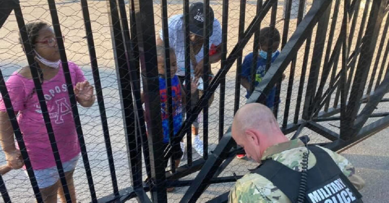 5-Year-Old Boy Prays with National Guard Member amid Kentucky Derby Protests