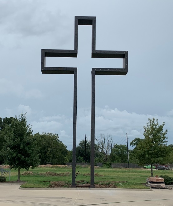 Texas church installs 45-foot cross on property for new prayer park