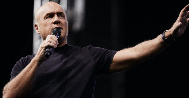 Greg Laurie Contracts COVID-19, Urges People to Stop Politicizing Issue: ‘It’s Real’